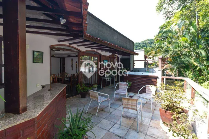 Lagoa | Cobertura 4 quartos, sendo 3 suites