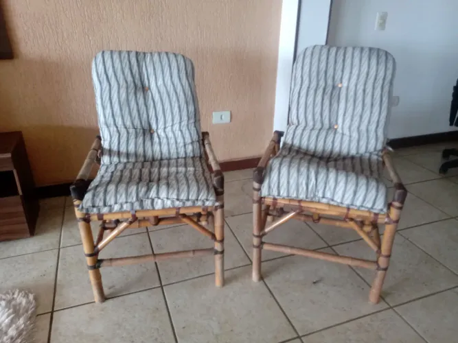 Cadeiras de banho com bambu