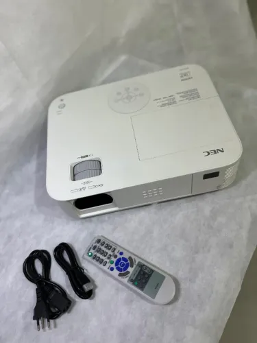 PROJETOR NEC M323W FUNCIONANDO ? HDMI COM DEFEITO | IDEAL PARA IGREJA / VGA