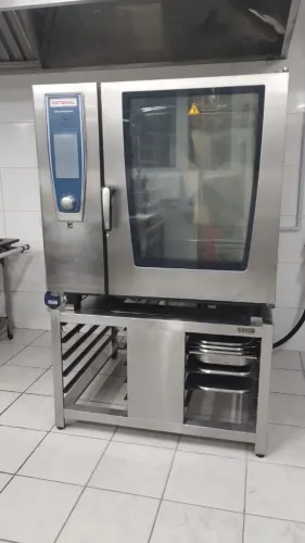 Forno combinado elétrico Rational