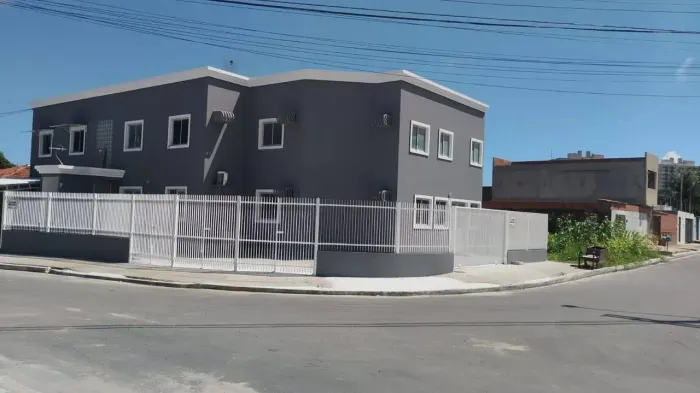 Casa Térrea para venda possui 50 metros quadrados com 2 quartos em Antares - Maceió - AL