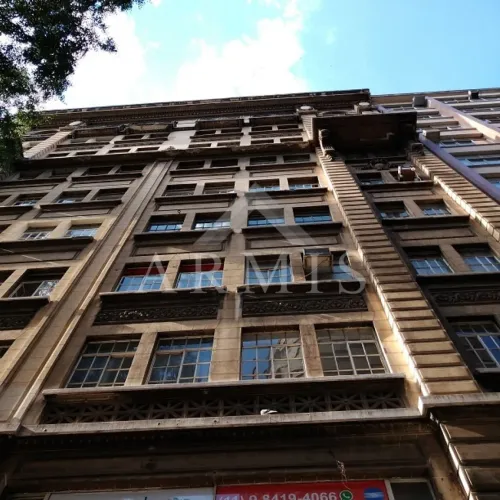 03 salas comerciais na República!
