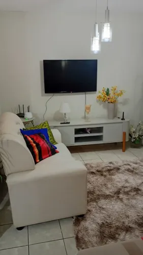 Manaíra - Quarto com banheiro privativo para moça