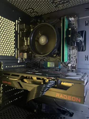 PC Gamer Ryzen 5 5600g e RX 6600xt 8gb