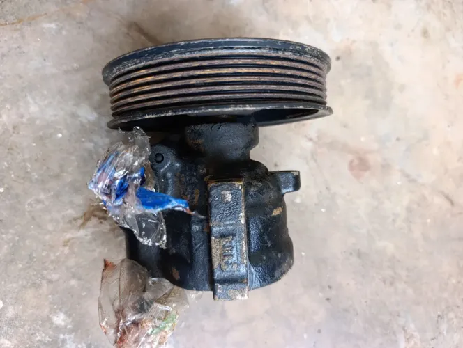 Bomba direção hidráulica S10 2010