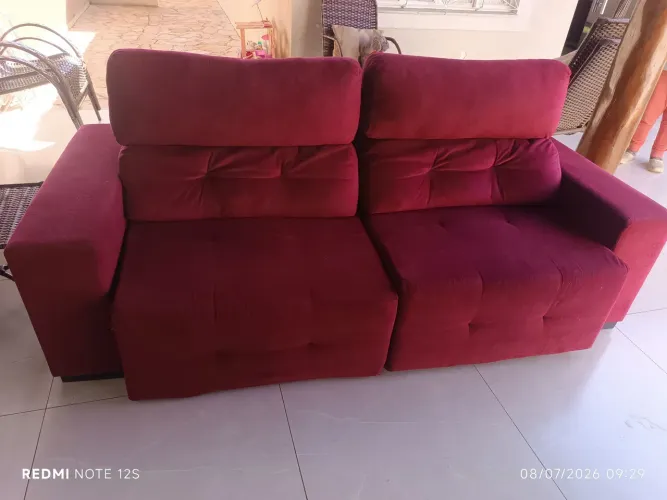 Sofá retrátil e reclinável