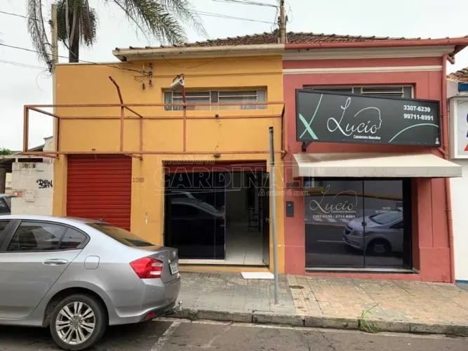 Salão Comercial no Centro próximo a Farmácias Nissei em São Carlos