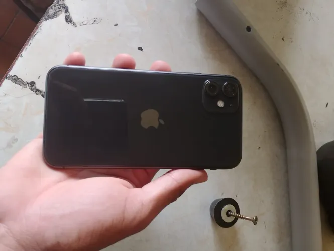 Vendo iPhone 11 usado