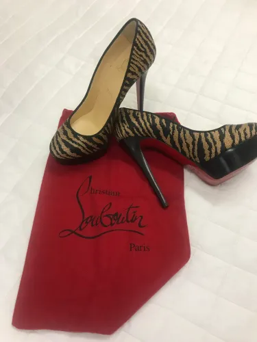 sapato pump christian louboutin rajado preto e dourado original