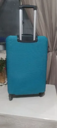 Vendo uma mala de material rígido de 23kg grande