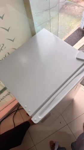 Vende - se Frigobar Midea 93L
