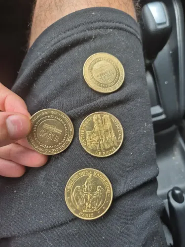 4 medalhas francesas, Paris, Lyon e Reims para sua coleção