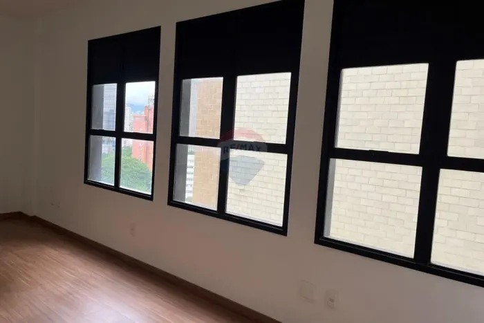 Sala comercial a venda 34m² R$149.000,00 Bairro Santo Agostinho/BH Andar alto Vista