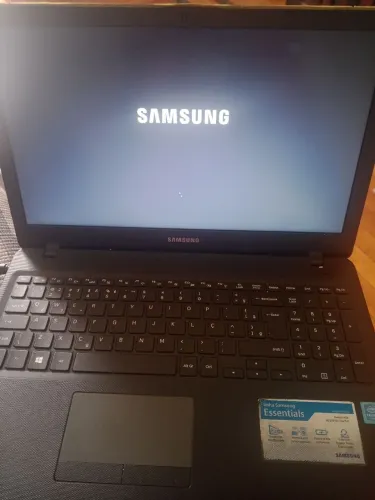 Notebook tela 15,6/'HD500gb/Mem 4GB funcionando somente na tomada e botão de ligar defeito