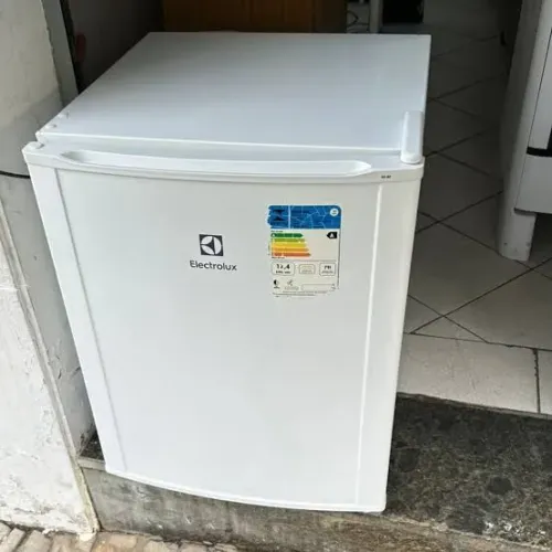 Frigobar Electrolux Semi-Novo Brancos - Super Econômico (A++)