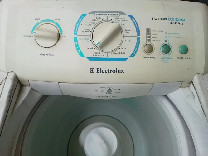 Vendo máquina de lavar Eletrolux lte12 com defeito( para arrumar ou retirada de pçs