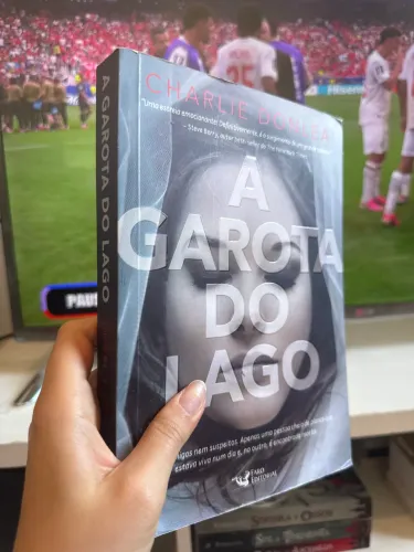 Livro Garota do Lago