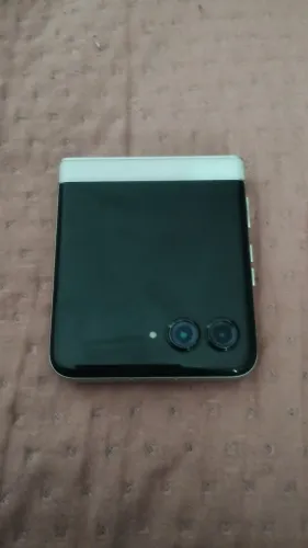 Vendo Motorola Razr 60 - 256 GB (com defeito)