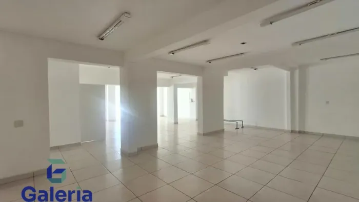 Salão comercial com 5 salas para alugar, 382m² - Centro