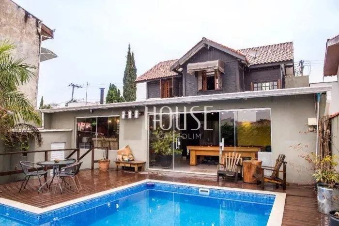 Casa à venda em condomínio fechado em Sorocaba | 330m² em Ibiti do Paço | CA3408