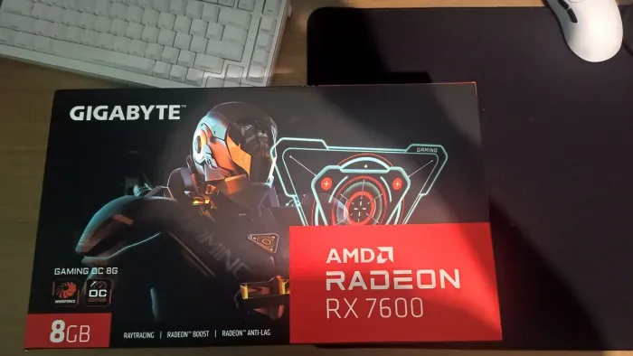 Gigabyte Radeon RX 7600 8GB - Excelente Estado