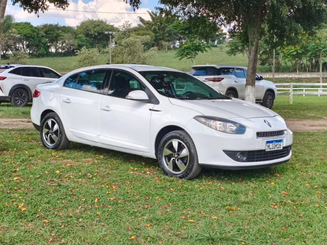 Renault Fluence Sed. Dynamique 2.0 16V Flex Aut. 2014