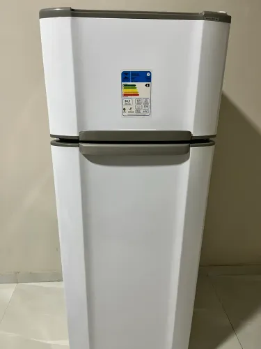 REFRIGERADOR ESMALTEC 276 LITROS