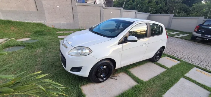 Fiat Palio Essence 1.6 Flex 16V 5P 2014