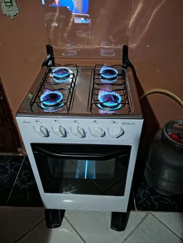 Fogão Brastemp 4 bocas semi novo