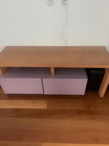 Rack baixo com 2 gavetões lilás ? R$ 700