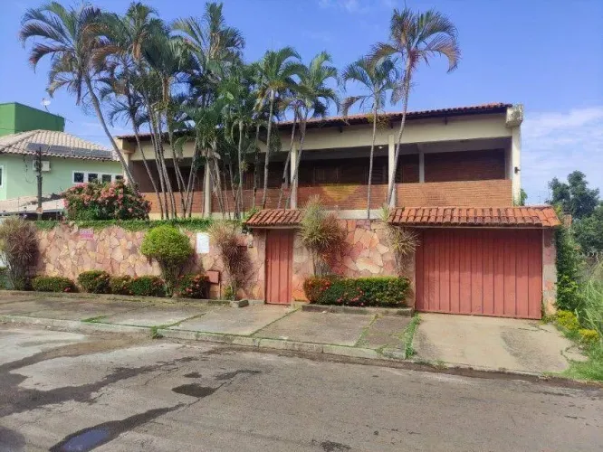 Casa com 4 quartos para alugar, 588 m² - Setor Jaó - Goiânia/GO