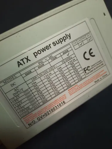 Fonte atx genérica,  de 800 watts de pico