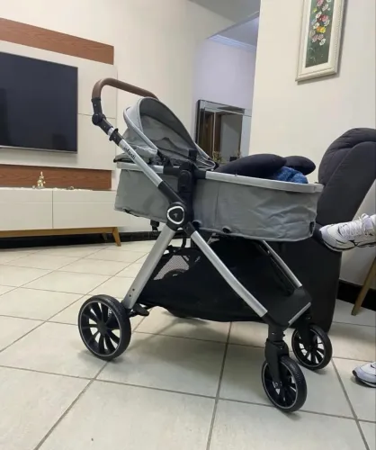 Carrinho de bebê Littet Jazz com Moisés