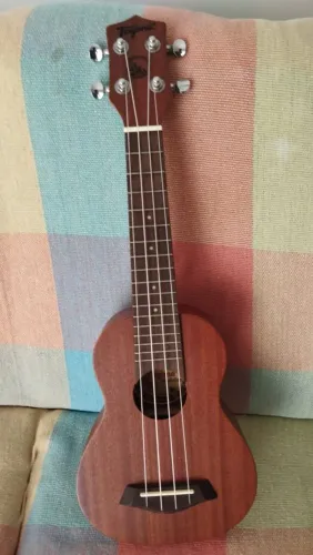Ukulele Soprano Tagima 21k