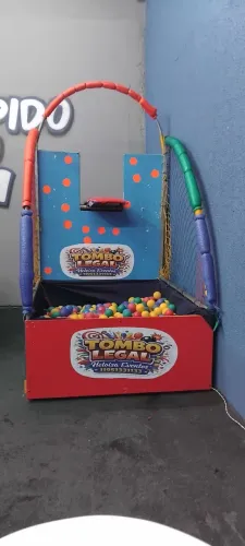 Aluguel de brinquedos Castelo inflável  Tobogã aero hockey basquete pebolim
