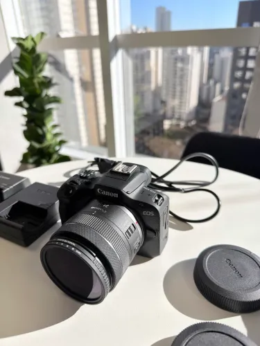 Câmera fotográfica e equipamentos