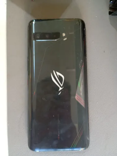 ROG PHONE 3 (PARA OBTENÇÃO DE PEÇAS)