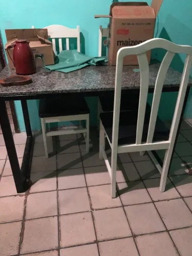 Mesa com 6 cadeiras