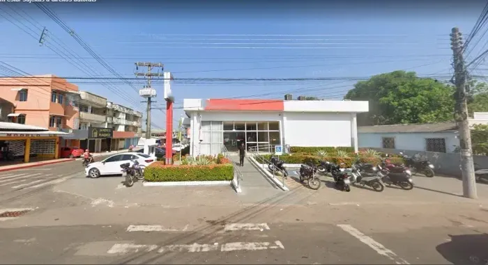 Prédio comercial em Itacoatiara - 100% documentado