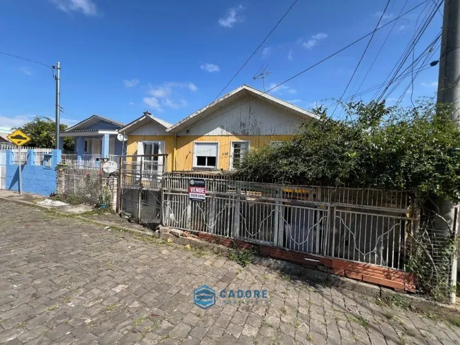 Terreno 129m² com casa madeira b Jardim América