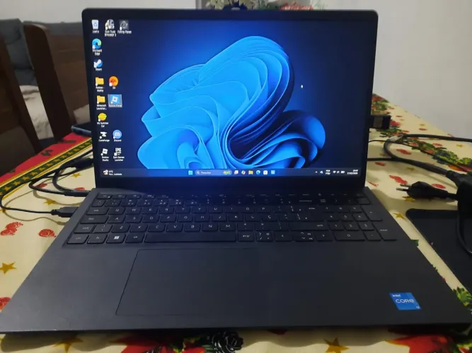 Notebook Dell Inspiron 15 3520 | 8GB RAM | SSD 480GB | Tela 120Hz