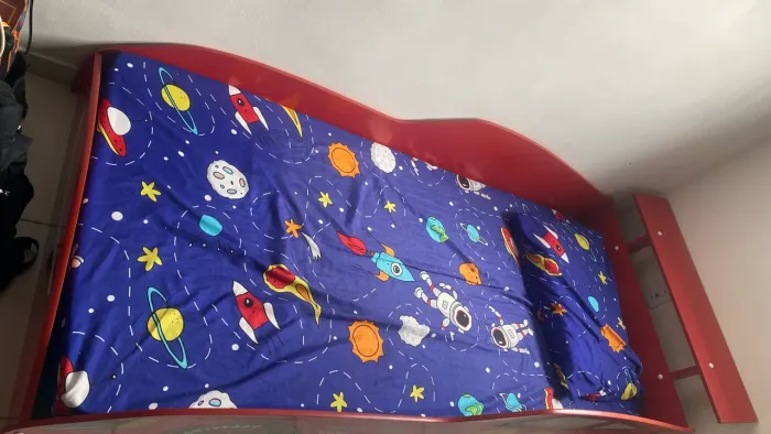 Cama carro infantil  sem colchão 