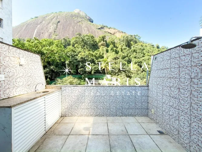 LAGOA, Cobertura triplex, 84 m2, 2 quartos e terraço com área gourmet e vista para o verde
