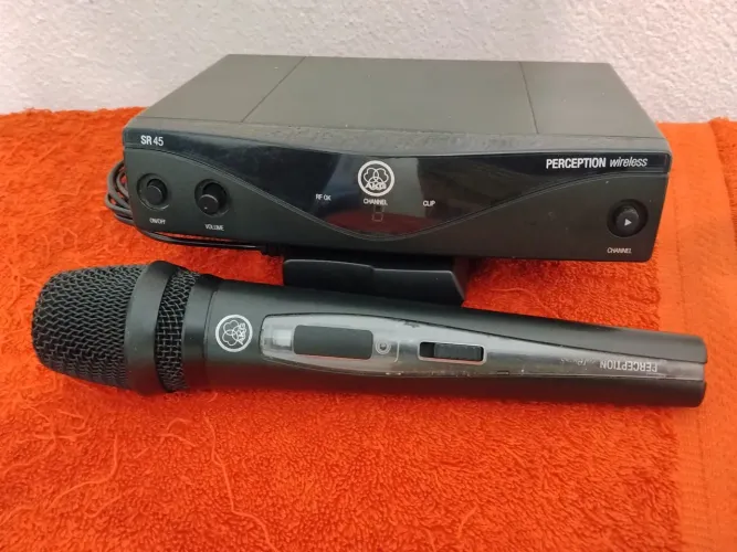 Microfone ? sem fio AKG