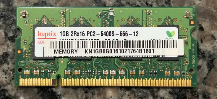 1x pente memória RAM 1GB DDR2 800MHz SO-DIMM para notebooks
