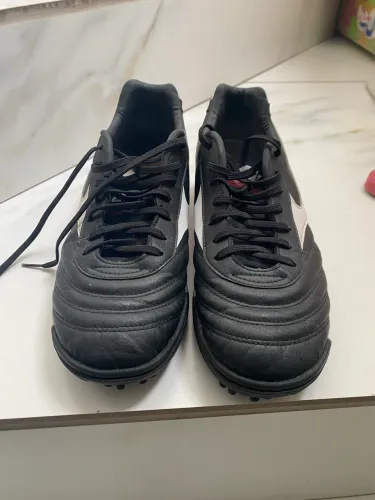 Chuteira Mizuno Society