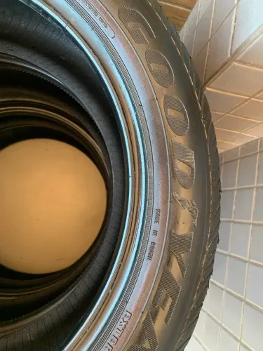 Pneu 215 50 R 17 Goodyear Eficient Grip