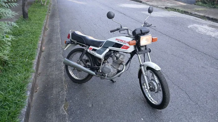 Cg125 branca 88, Cg125 vermelha 85 e CG125 titan 99