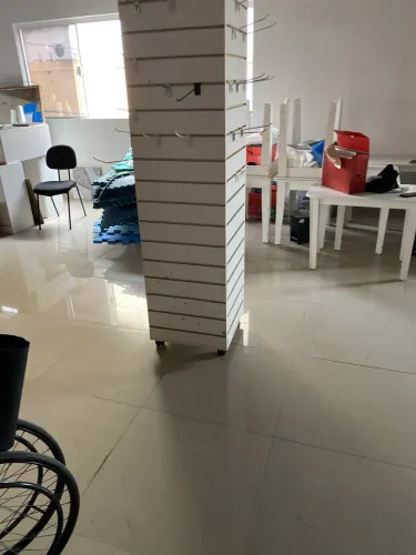 Porta brinco, cordão . Anel , chapéu 