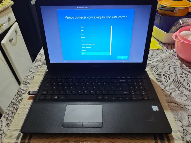 Notebook Samsung NP300E5M Core i5-7200U - 4GB RAM - HD 1TB - Tela Full HD